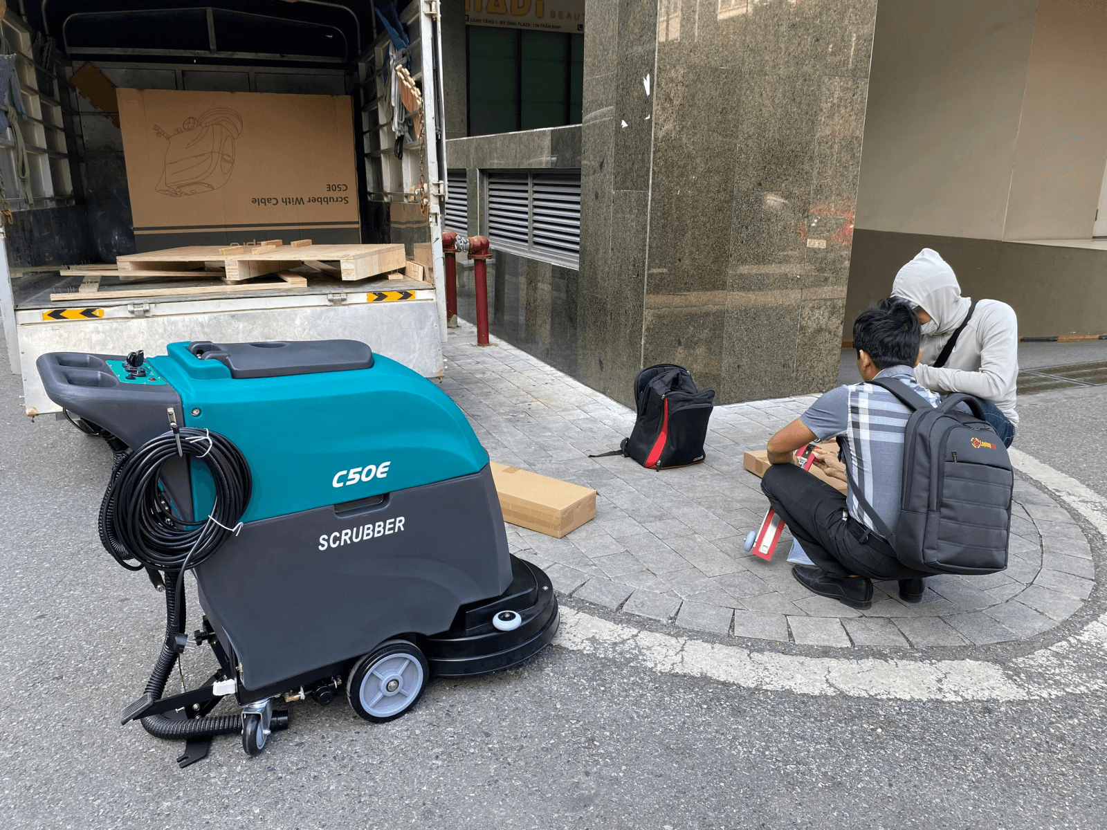Máy chà sàn công nghiệp liên hợp CLEPRO C50E Máy chà sàn công nghiệp liên hợp CLEPRO C50E
