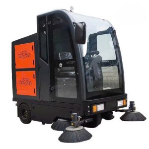 Xe quét rác công nghiệp ngồi lái Krapo KMS S13 – Giải pháp tuyệt vời cho việc làm sạch diện tích lớn tại các khu công nghiệp, nhà xưởng, bãi đỗ xe và khu vực công cộng. Với thiết kế ngồi lái tiện dụng và công nghệ tiên tiến, xe Krapo KMS S13 giúp tối ưu hóa quy trình làm việc, tiết kiệm thời gian và công sức. Xe hoạt động mạnh mẽ, hiệu quả, quét sạch mọi loại rác thải, giúp không gian luôn gọn gàng, sạch sẽ và an toàn. Lựa chọn lý tưởng cho các công việc vệ sinh công nghiệp với yêu cầu khối lượng công việc lớn và liên tục
